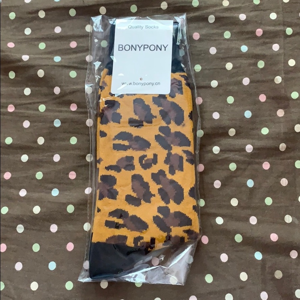 NWOT Cheetah Print Above Ankle Socks
